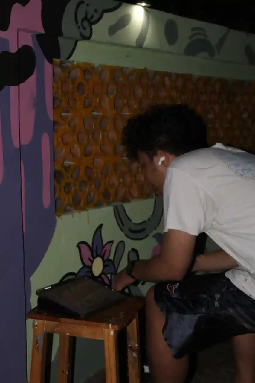 Pembuatan Mural Untuk Memperindah Lingkungan Posyandu