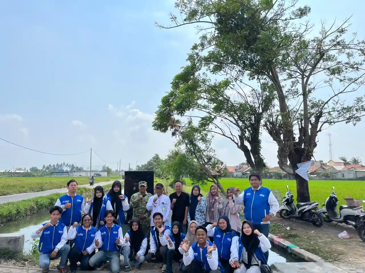 “MEMBANGUN KAMPUNG CERDAS BERBASIS TEKNOLOGI, PENDIDIKAN, DAN KESADARAN LINGKUNGAN”