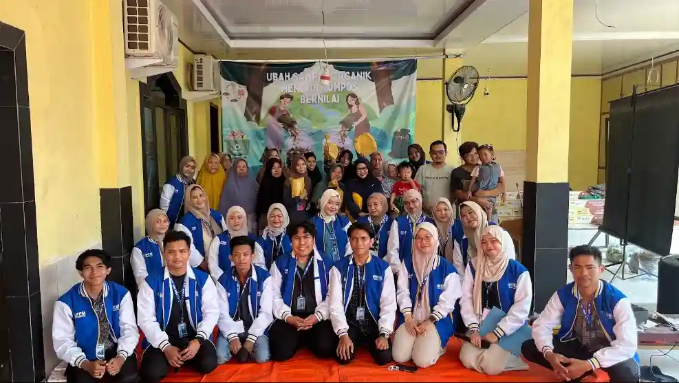 Gerakan Edukasi Pengelolaan Sampah Organik dengan Galon Komposter
