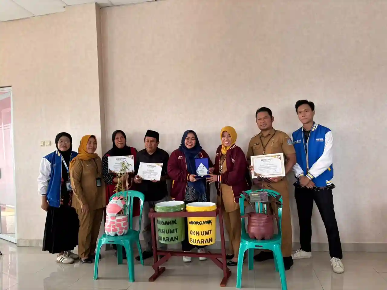 LAPORAN KULIAH KERJA NYATA ( KKN ) KELOMPOK BUARAN