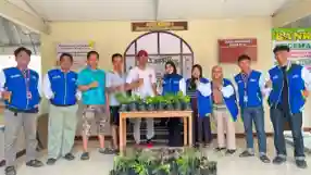 Penanaman dan Pemanfaatan Tanaman Obat Keluarga (TOGA) di Kelurahan Sukamulya