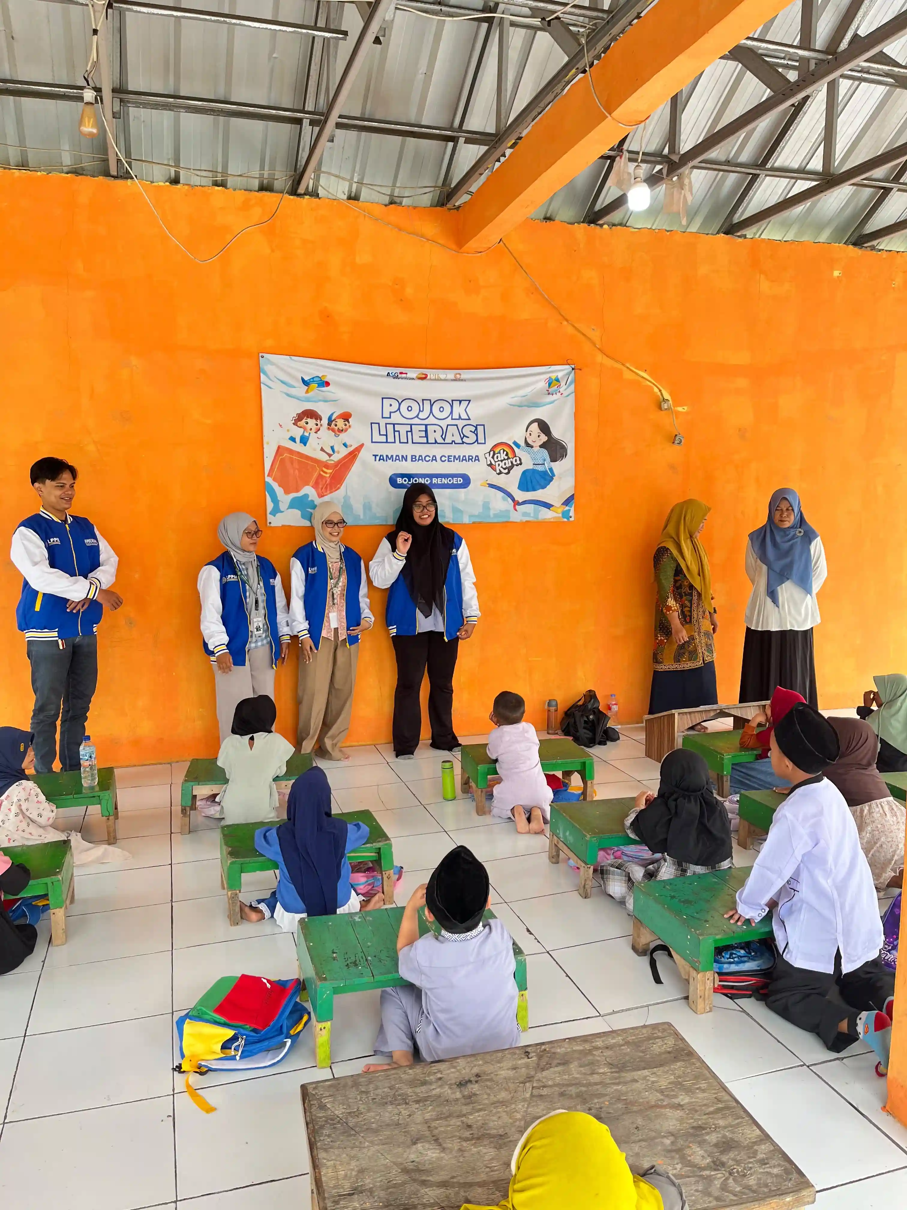 sosialisasi jenis-jenis sampah dengan metode ice breaking