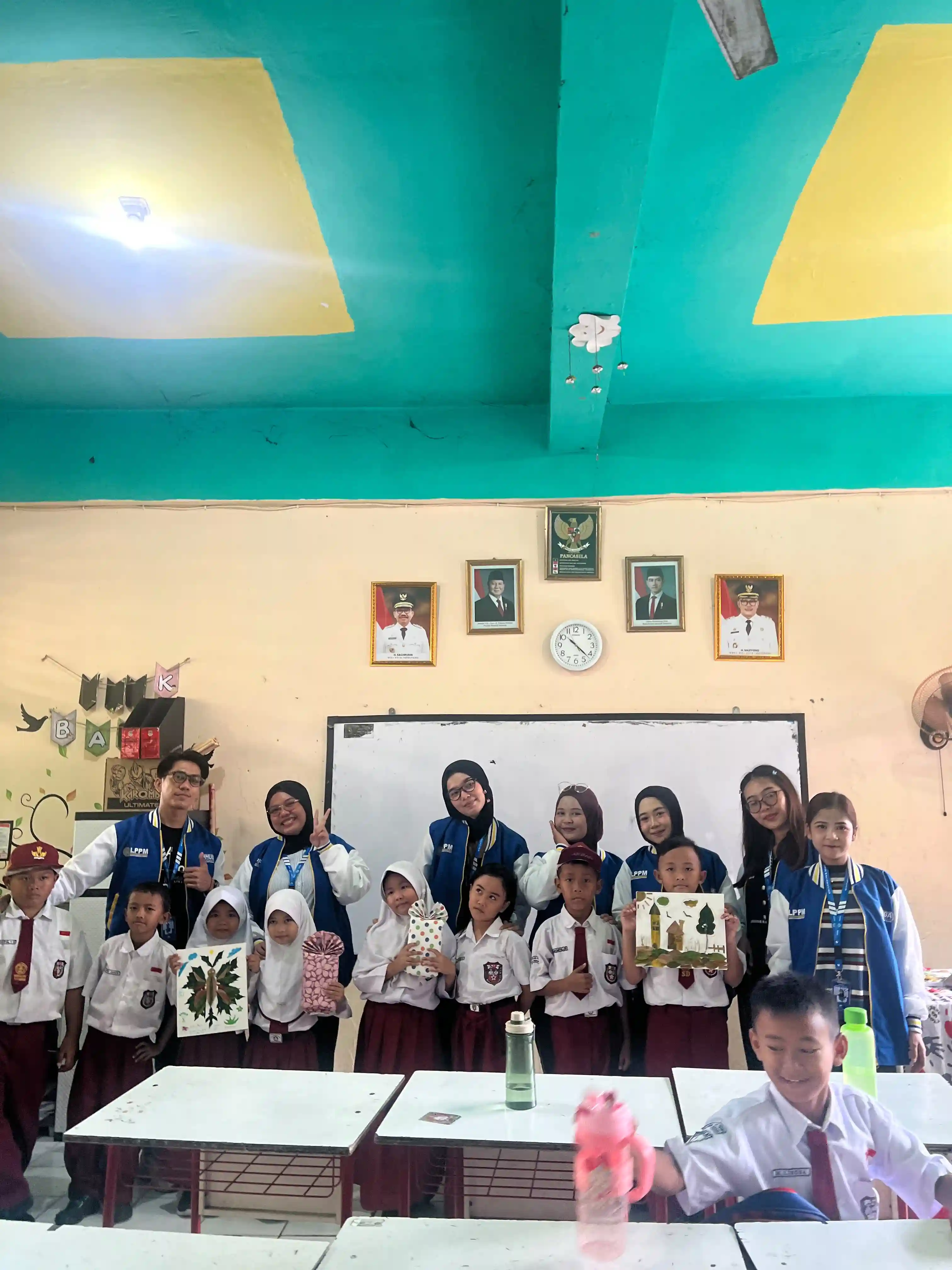 Pemahaman lubang biopori, pembuatan kolase dan Tanaman TOGA di lingkungan SDN Periuk Jaya Permai