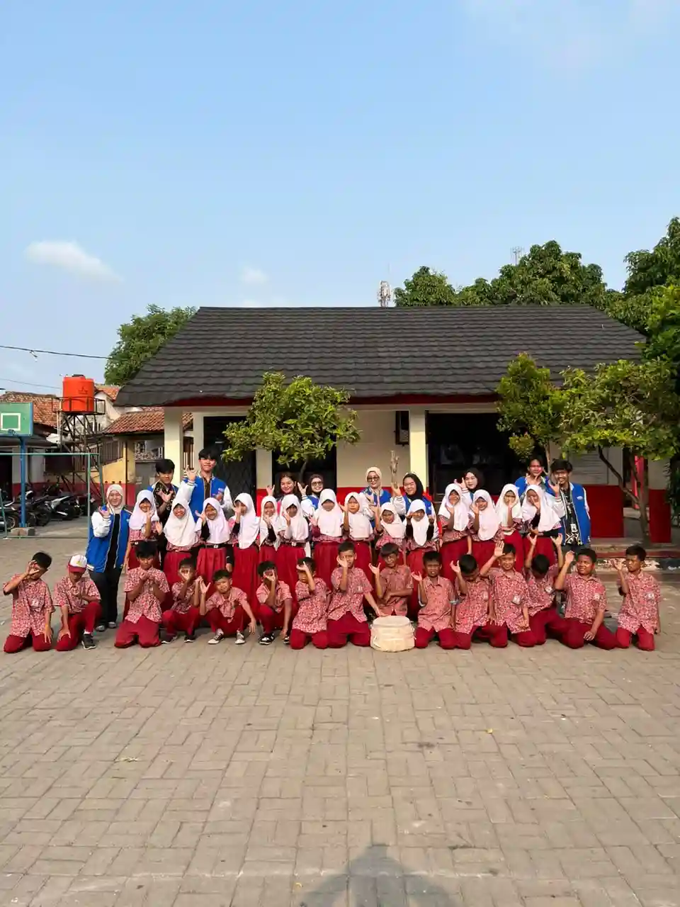 Seminar Anti Bullying & Merawat Bumi Serta Membuat Eco-Bricks