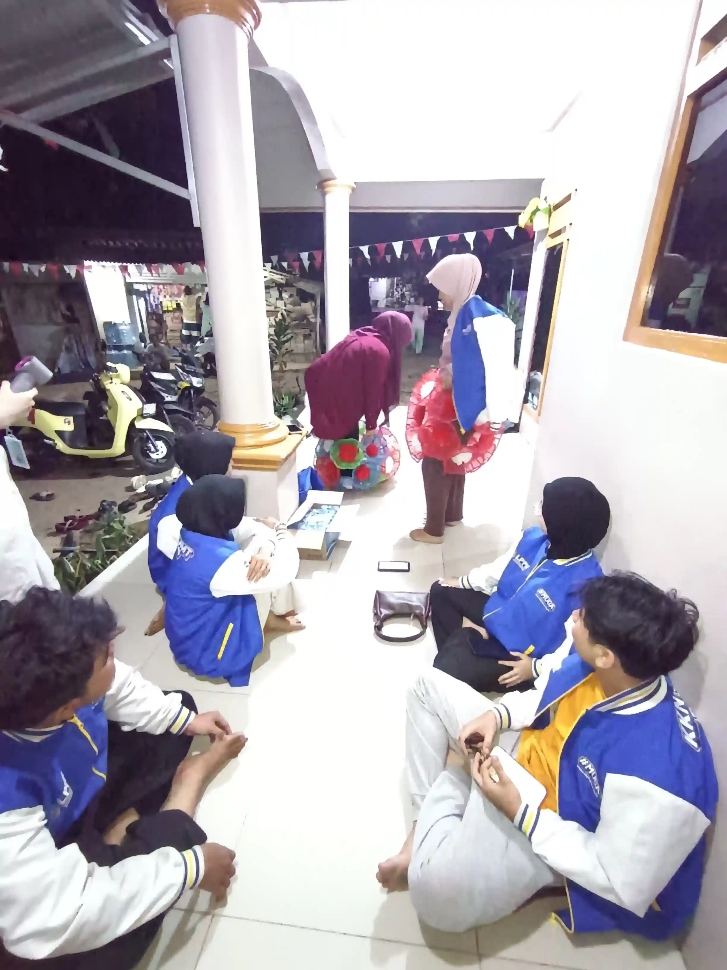 Persiapan Kostum Karnaval dan Evaluasi